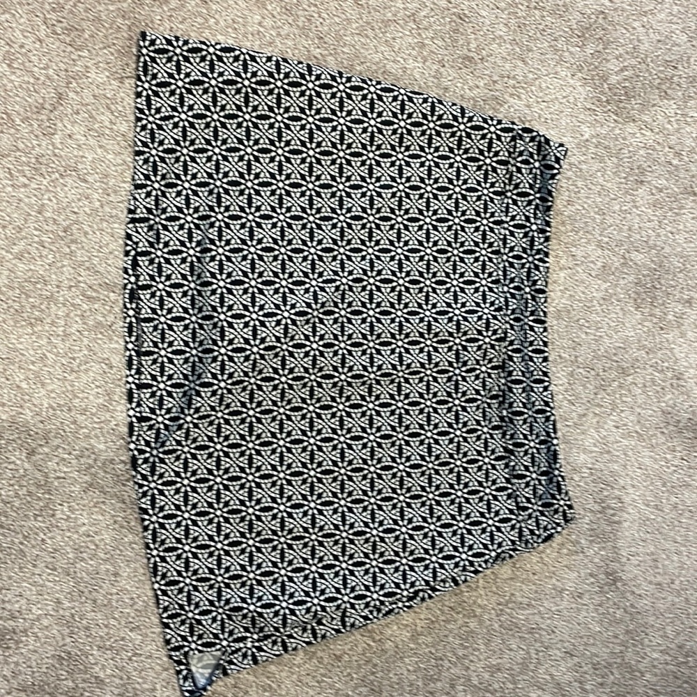 Cute pattern black & white skort